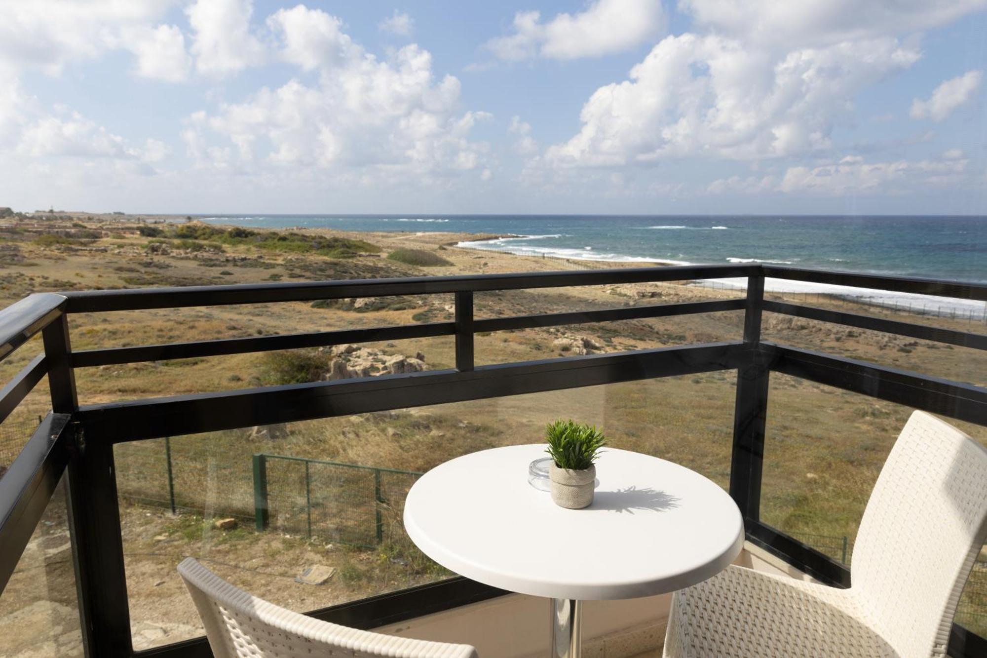 Venus Beach Hotel Paphos Esterno foto