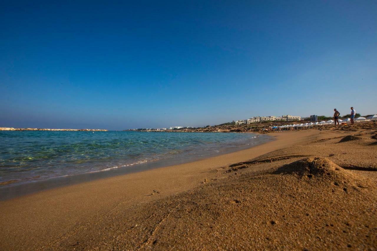Venus Beach Hotel Paphos Esterno foto Ladies Beach