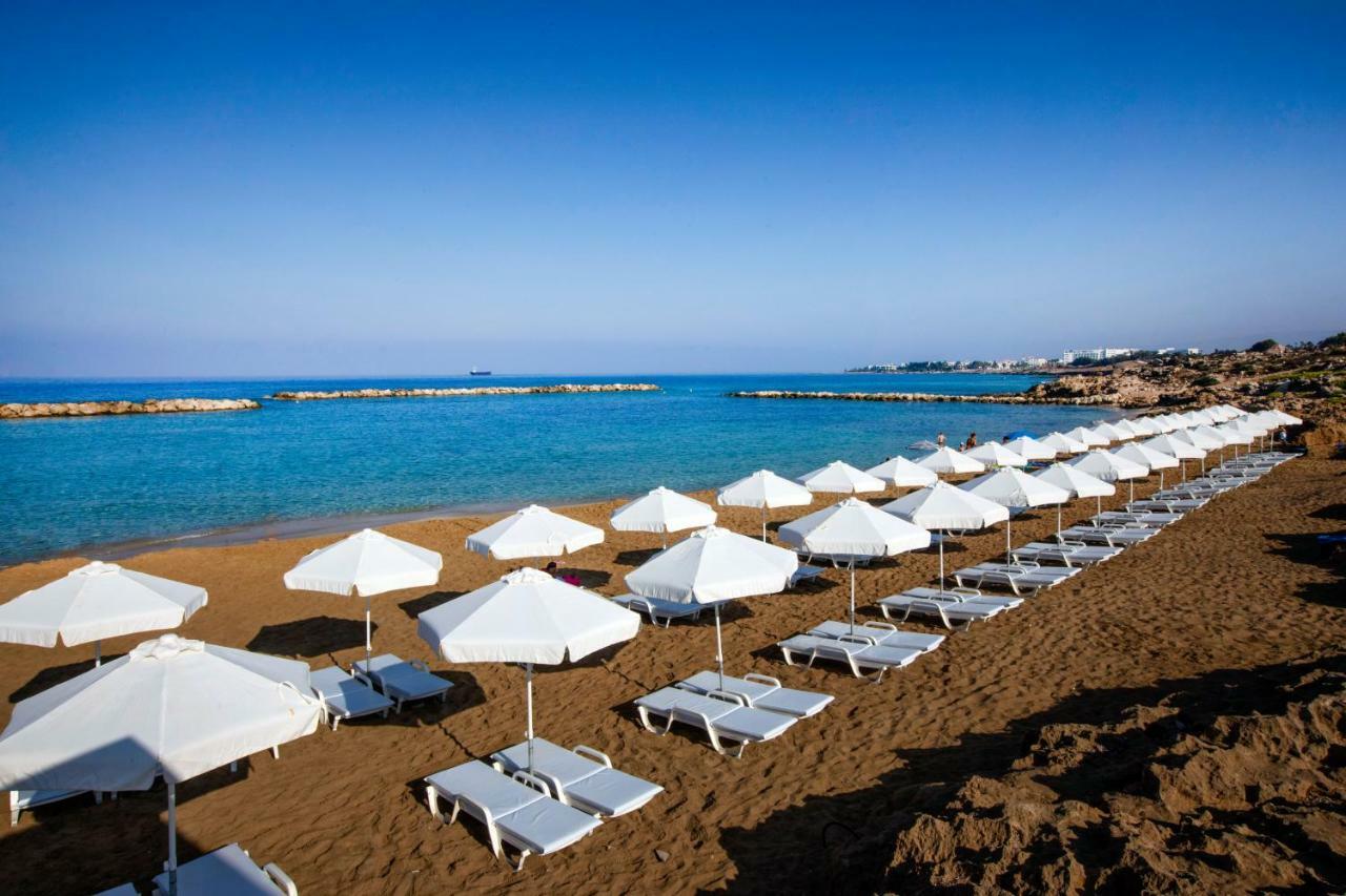 Venus Beach Hotel Paphos Esterno foto A beach in Nissi Beach